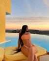 Kylie Jenner lancerer badetøjskollektion