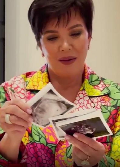 Kris Jenner får Kylies scanningsbilleder