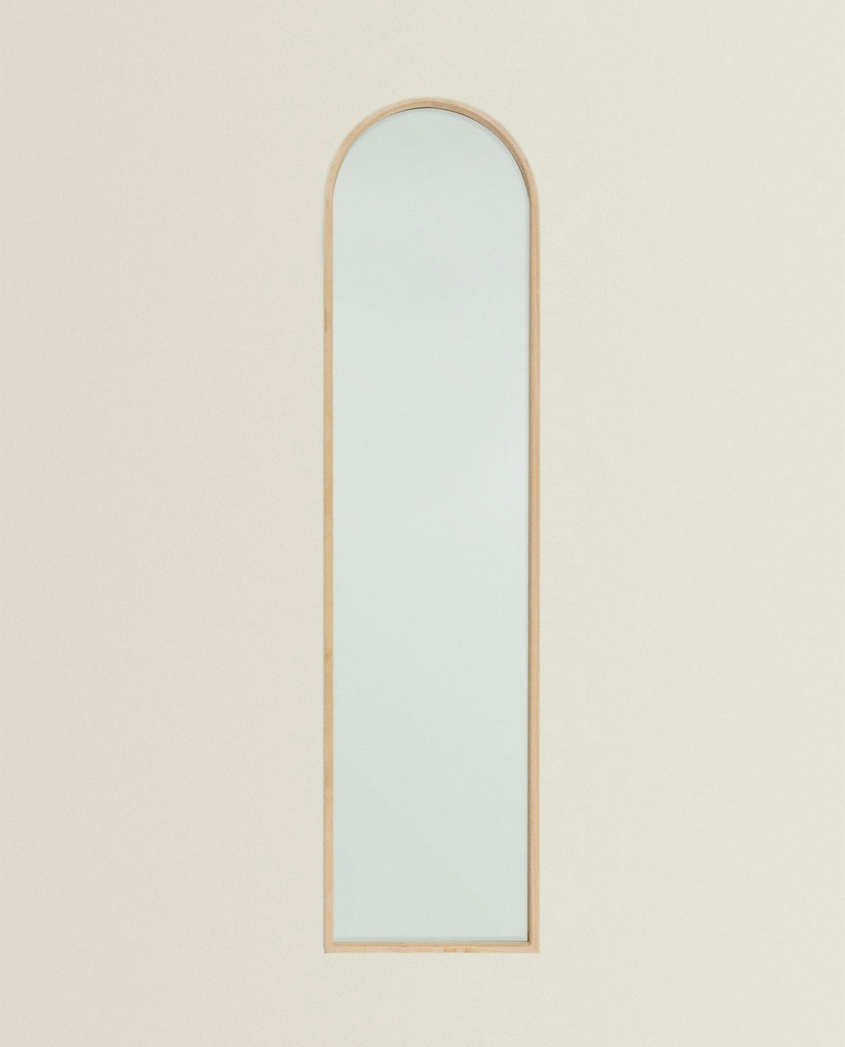 Vi Unge har fundet 10 store spejle, der vil pynte på dit værelse.