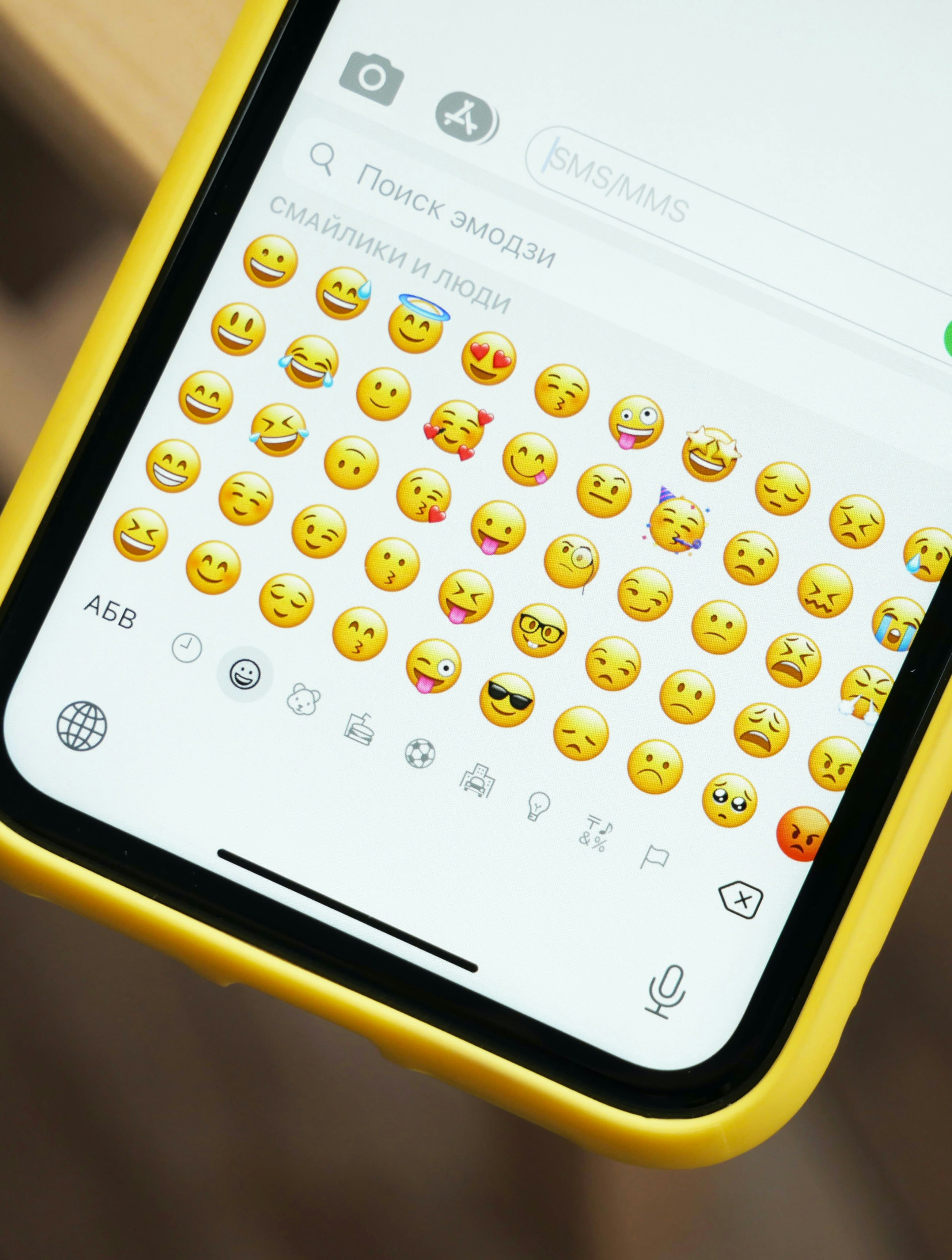 Årets mest brugte emoji er græde af grin-emojien