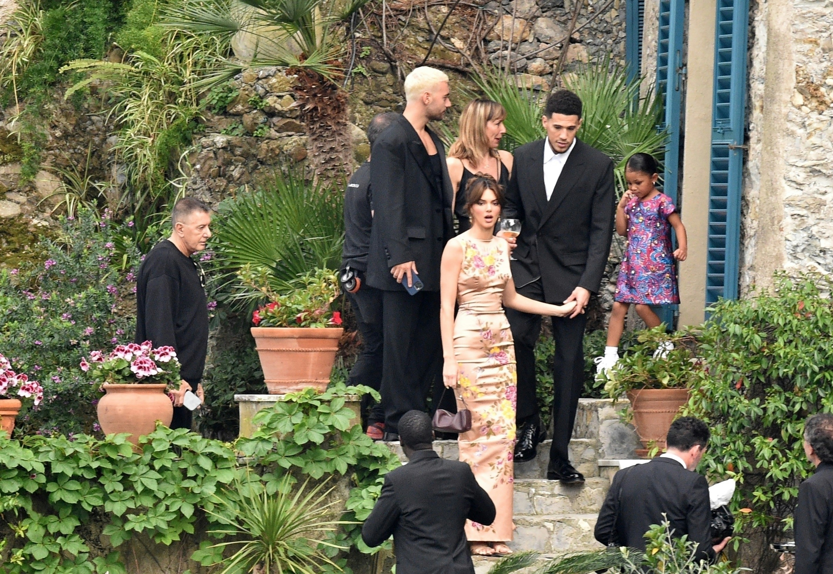 Kendall Jenner, Devin Booker og Stormi Webster.