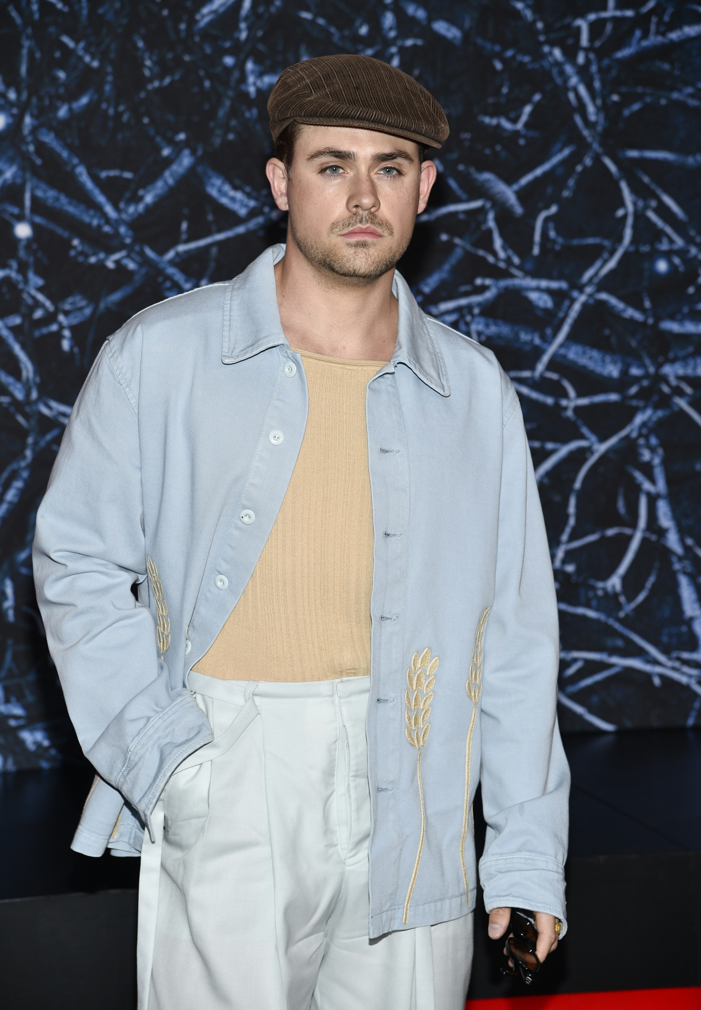 Dacre Montgomery spiller rollen som Billy Hargrove. Han tjener 1,1 mio. kr. pr. afsnit.