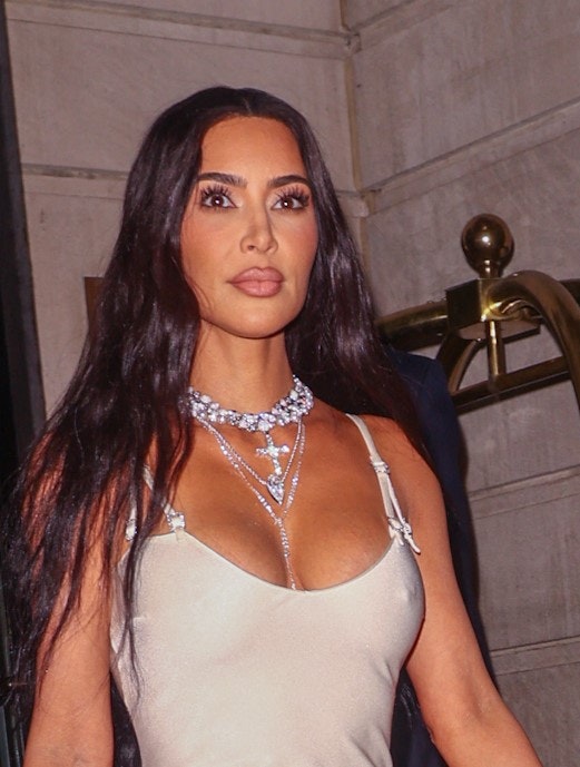 Se billederne: Ny fotoserie viser en helt ny side af Kim Kardashian