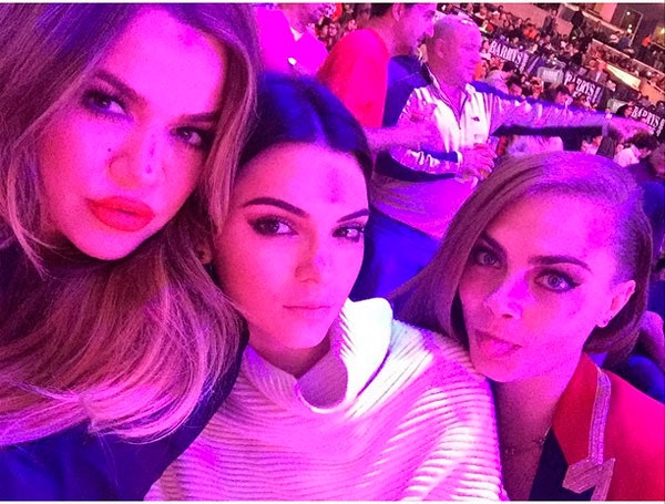 Se, hvem Kendall og Khloé Kardashian har gjort til medlem af deres familie, hvor alle starter med K.