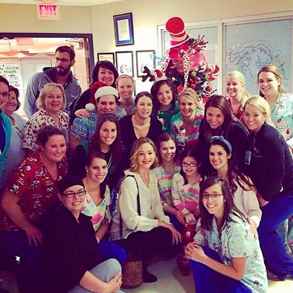 Jennifer Lawrence brugte juleaften på et hospital
