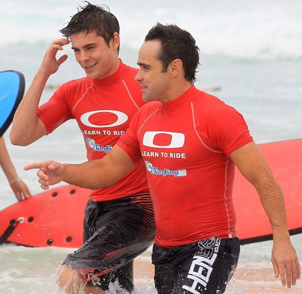 Zac Efron, gossip, delfiner, haj, surfing