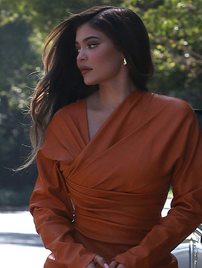 Vild gave: Kylie Jenner fik hele 5 Chanel-tasker i mors dags-gave