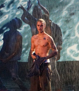 Justin Bieber på scenen på Purpose-turnéen